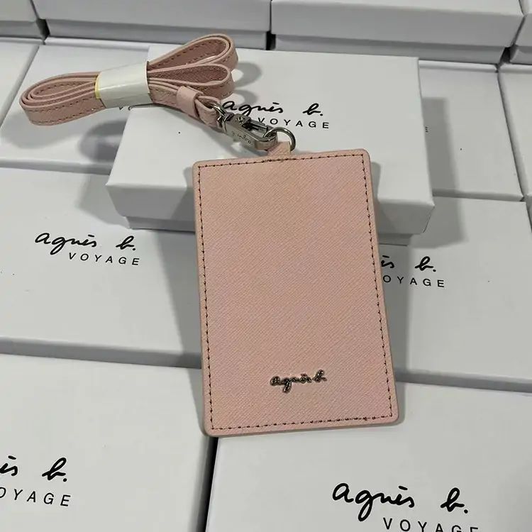 agnes b. アニエスベー パスケース カード入れ 定期入れ レディース リール付き 本革 スイカ収納 パスモ収納